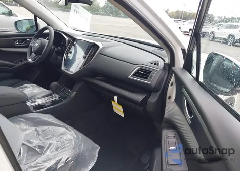 2025 Subaru Ascent Premium 8-Passenger z USA, uszkodzony, nr VIN 4S4WMAAD8S3442723